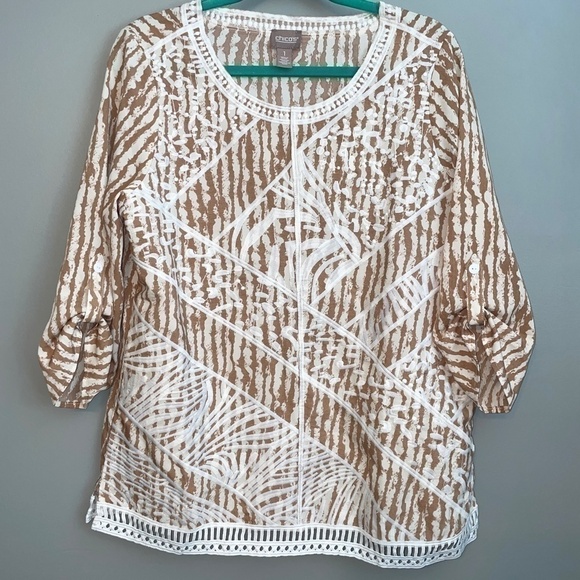 EUC Chico's Highland Park Animal Embroidered Popover Top Size 1 - Medium - Picture 3 of 11